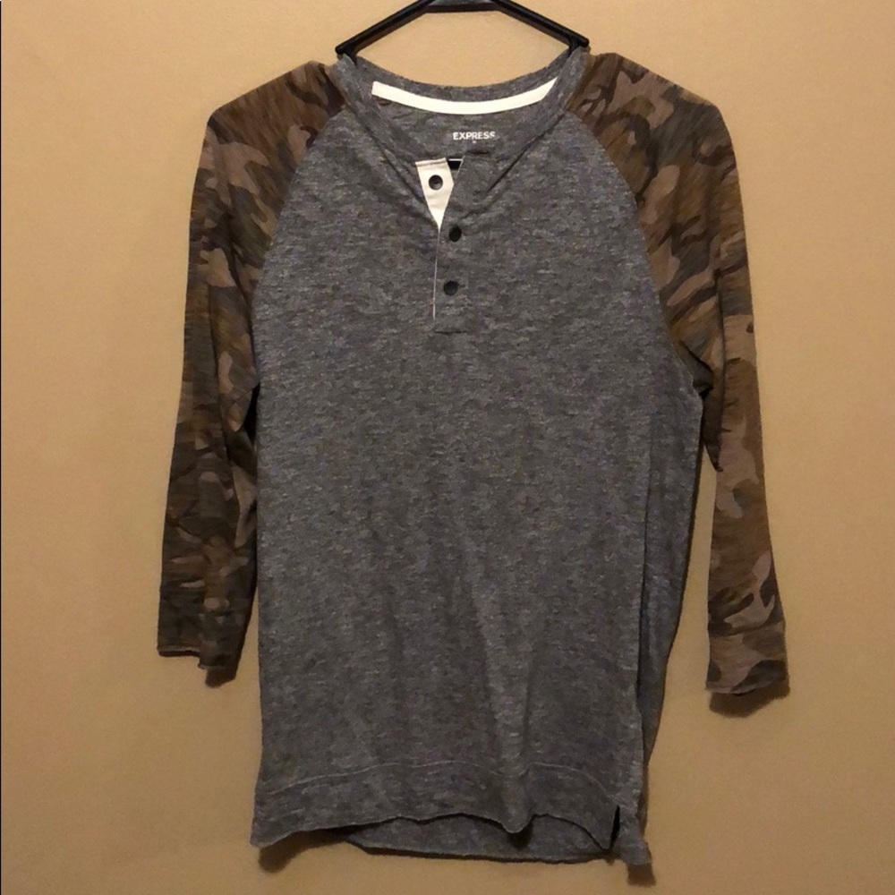 Express 3/4 Sleeve Shirt